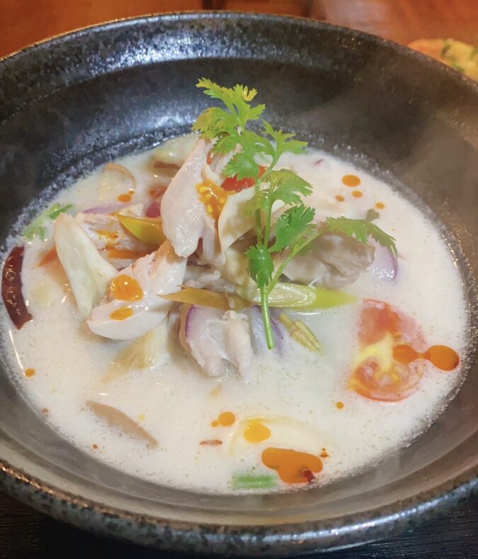 鶏肉のココナッツミルクスープ｜ต้มข่าไก่｜Coconut-galangal chicken soup